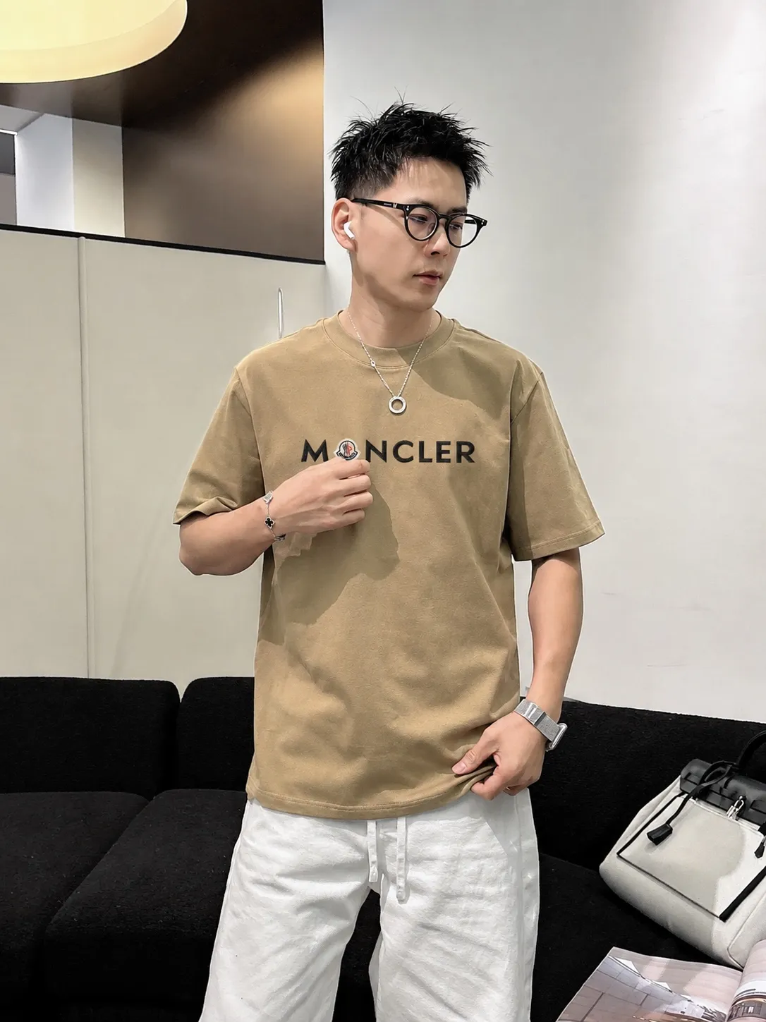 moncle～ logo 《 》7a tee ， Same Style ， : Black White Coffee Brown Size：S（90-130 ） M（125-150 ） L（135-165 ） XL（160-190 ） XXL（185-220 ）